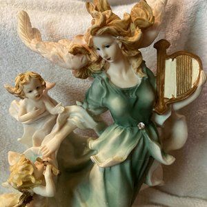 3 D ANGEL & LITTLE ANGELS STATUE PORCELAIN  NEW